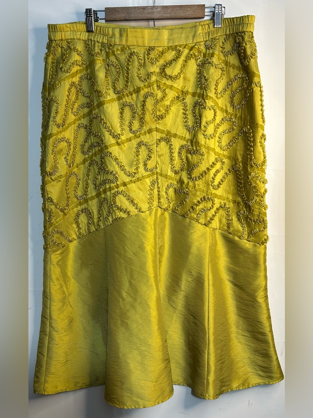 Nubiano Heavy Textured Chartreuse Mid Length Skirt Size 20